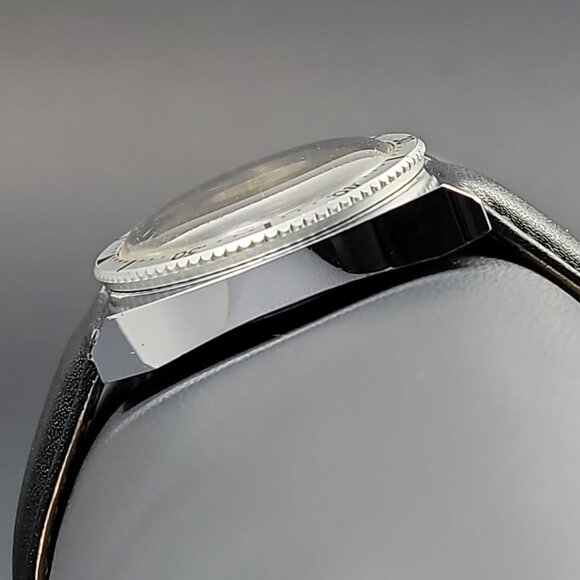 Vintage Timex Electronic Day-Date | 40mm Diver-Style Case | New Strap & Battery - Picture 5 of 6